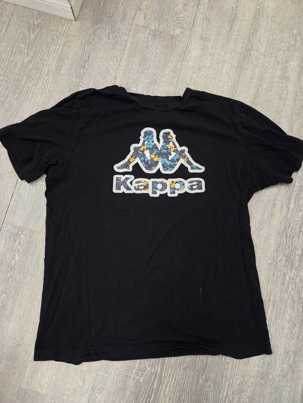 Kappa Mens Large Black Logo Tee with Multicolor Print